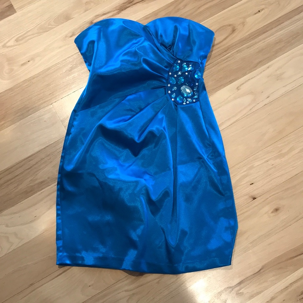 strapless dress